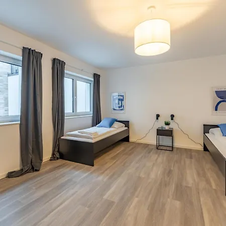 Home4stays - Apartmenthaus In דירה *